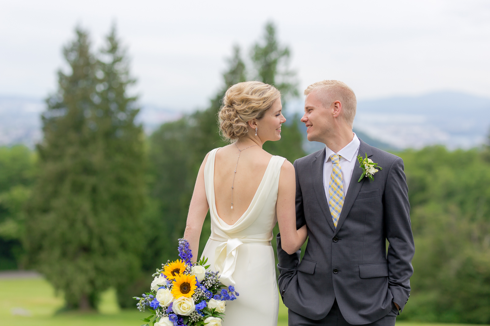 L M S Wedding At Sfu Diamond Alumni Centre Burnaby Sfu Diamond Alumni Centre Wedding